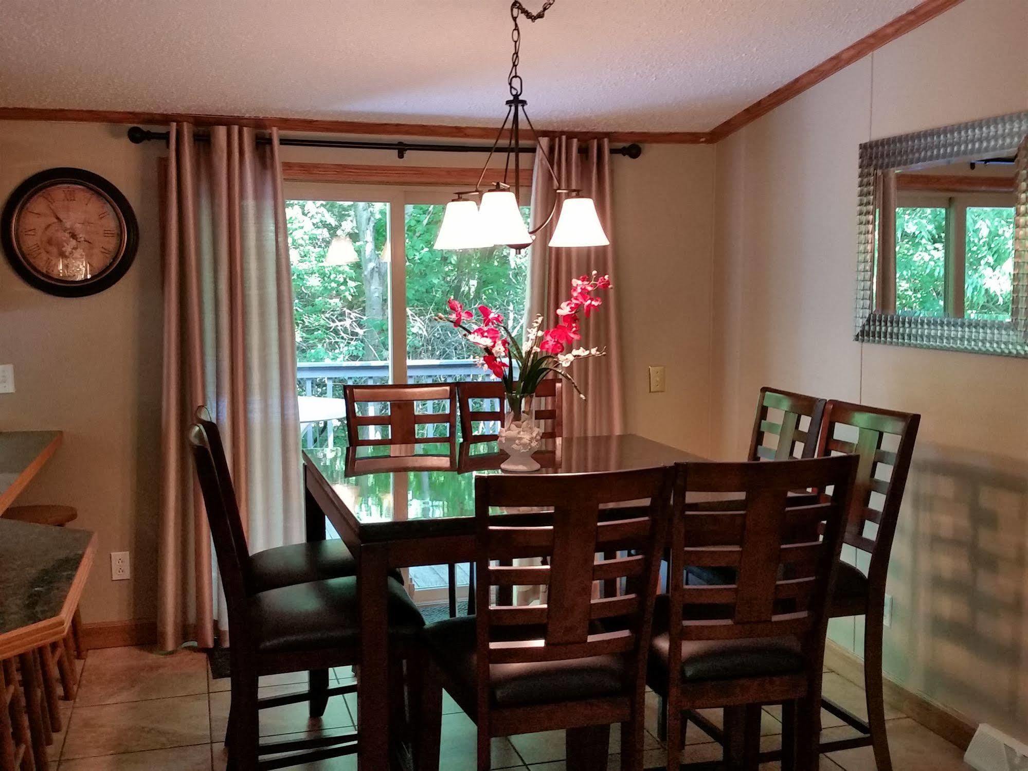 Island Club Rentals Put-in-Bay Exteriör bild